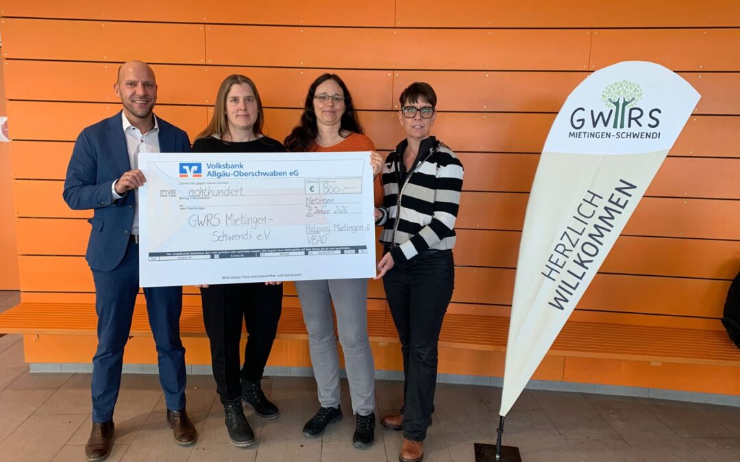 Spende für die Schulbücherei