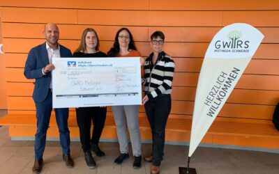 Spende für die Schulbücherei